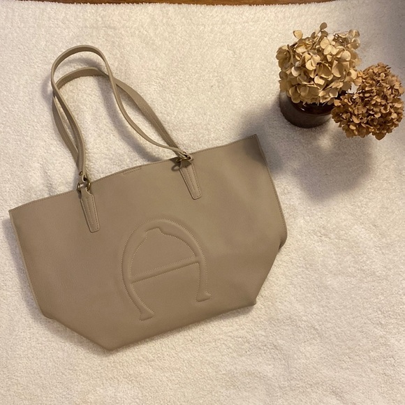 Etienne Aigner Tan Handbag/Tote - Picture 1 of 5